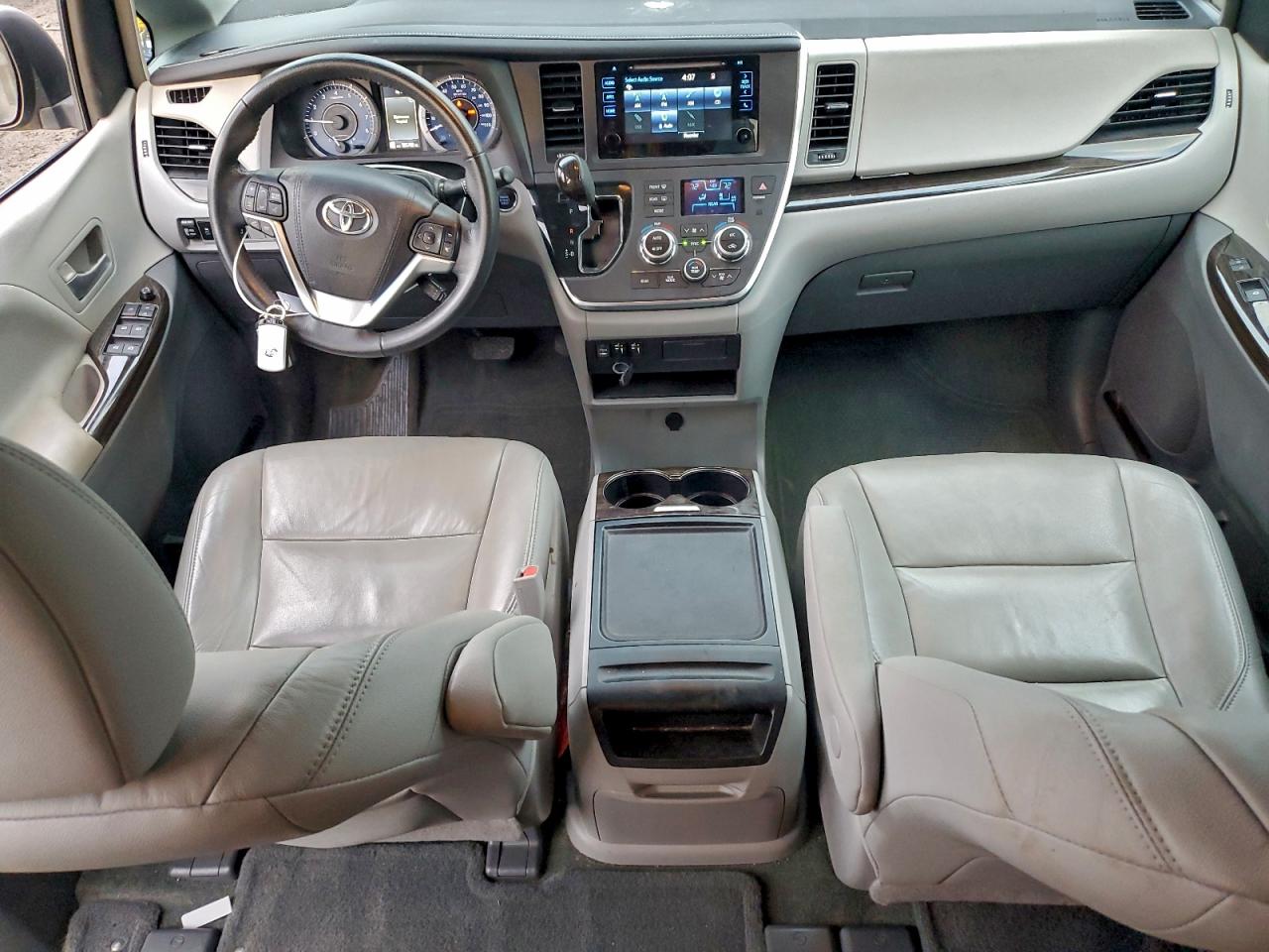 Toyota Sienna Xle Image 13