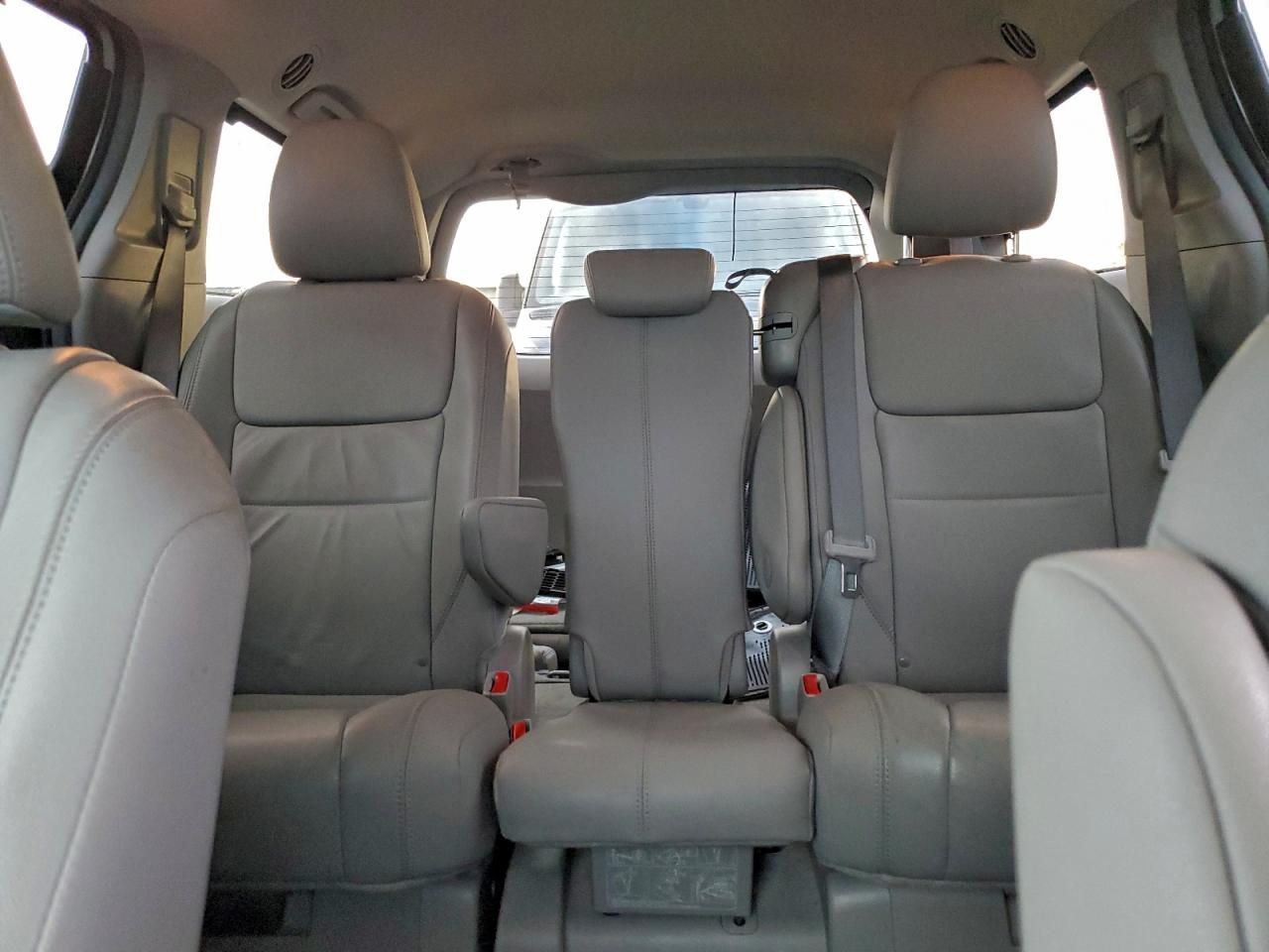 Toyota Sienna Xle Image 7