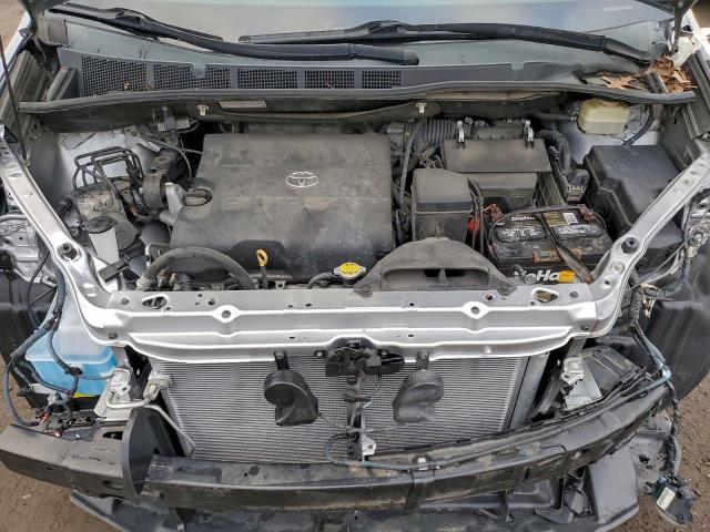 Toyota Sienna Xle Image 9