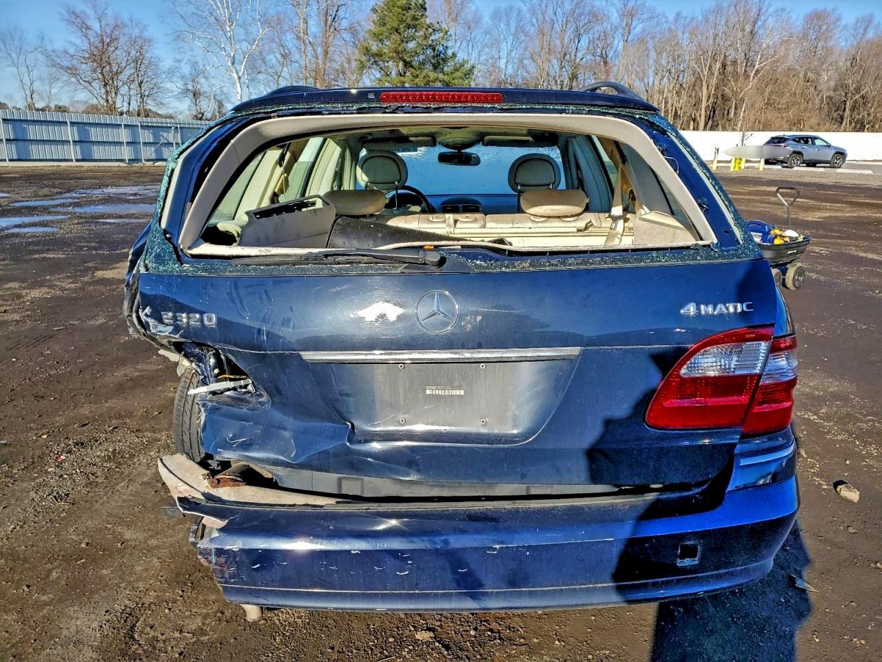 Mercedes-Benz E-Class 320 4matic Image 3