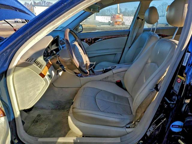 Mercedes-Benz E-Class 320 4matic Image 4