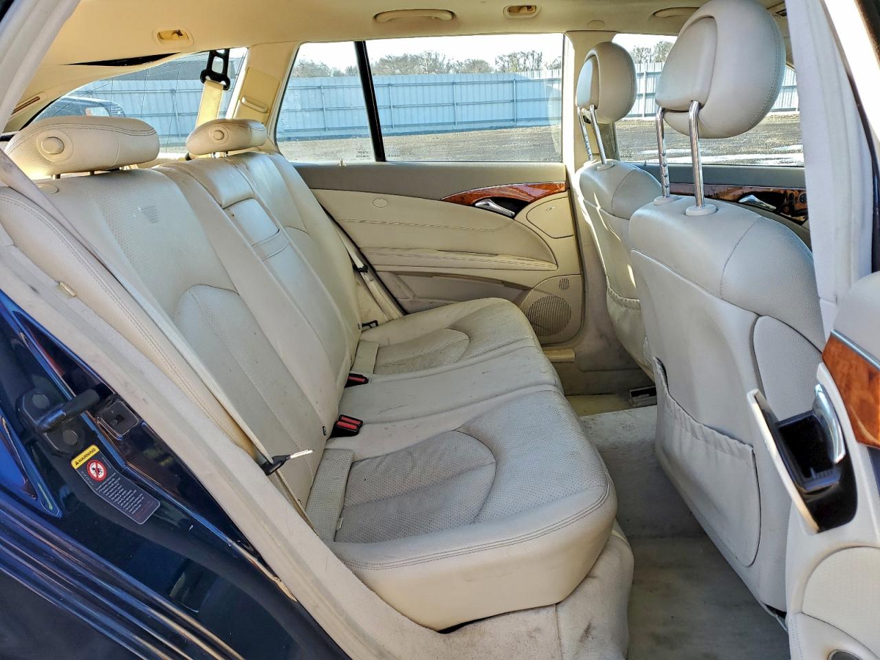 Mercedes-Benz E-Class 320 4matic Image 8