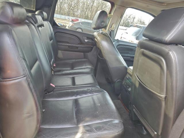 Cadillac Escalade Ext Image 11