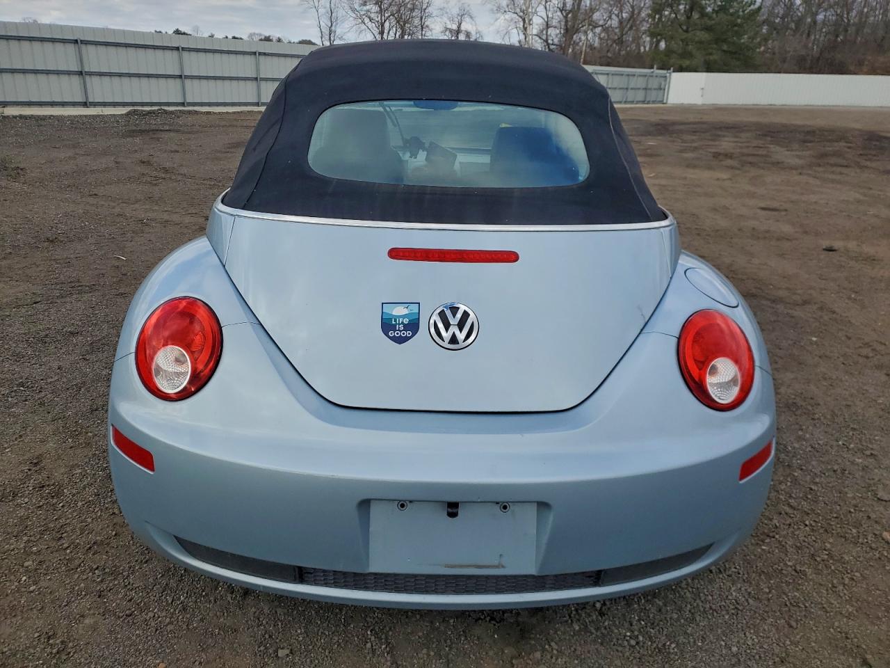 Volkswagen Beetle Image 12
