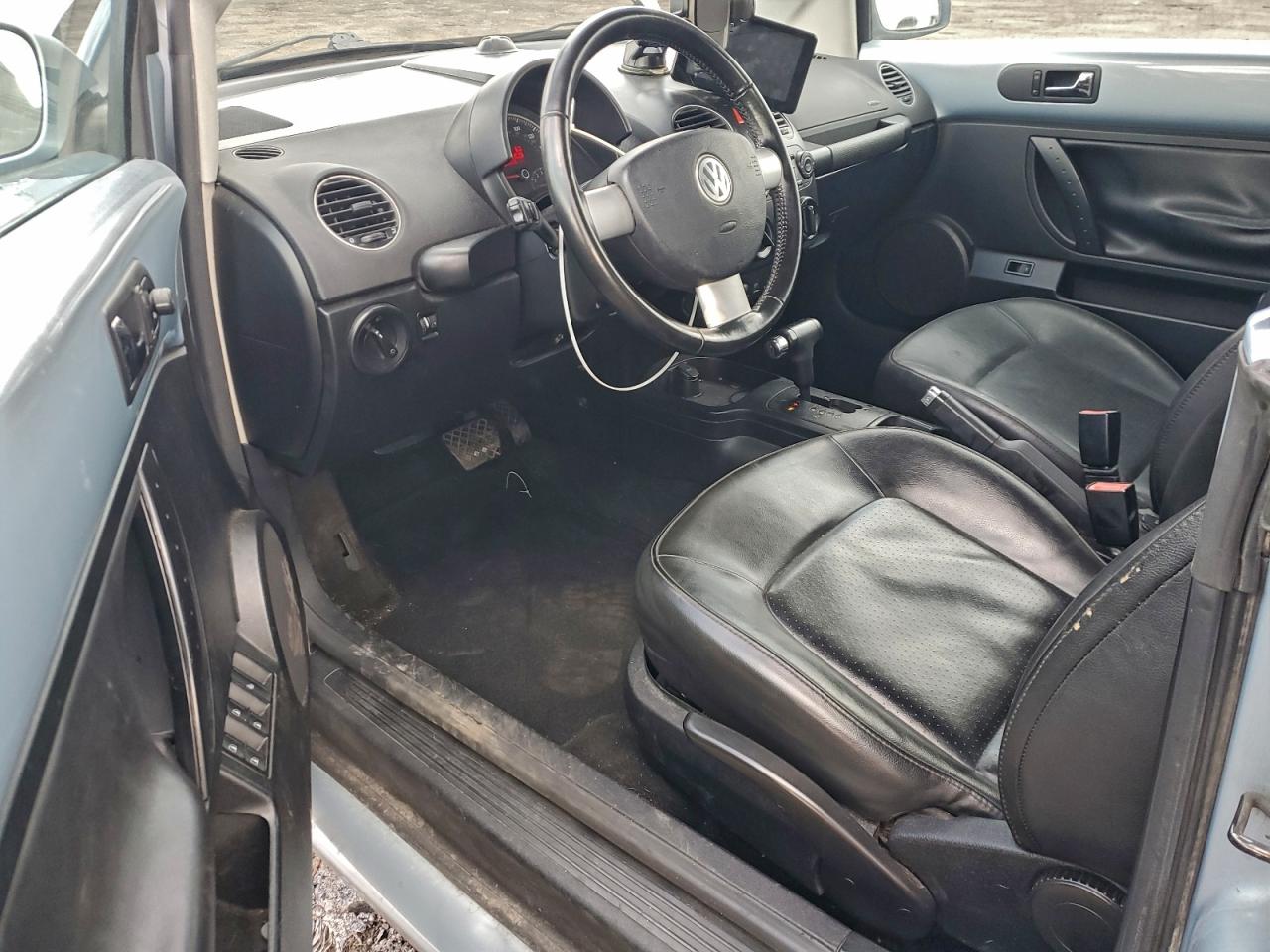 Volkswagen Beetle Image 8