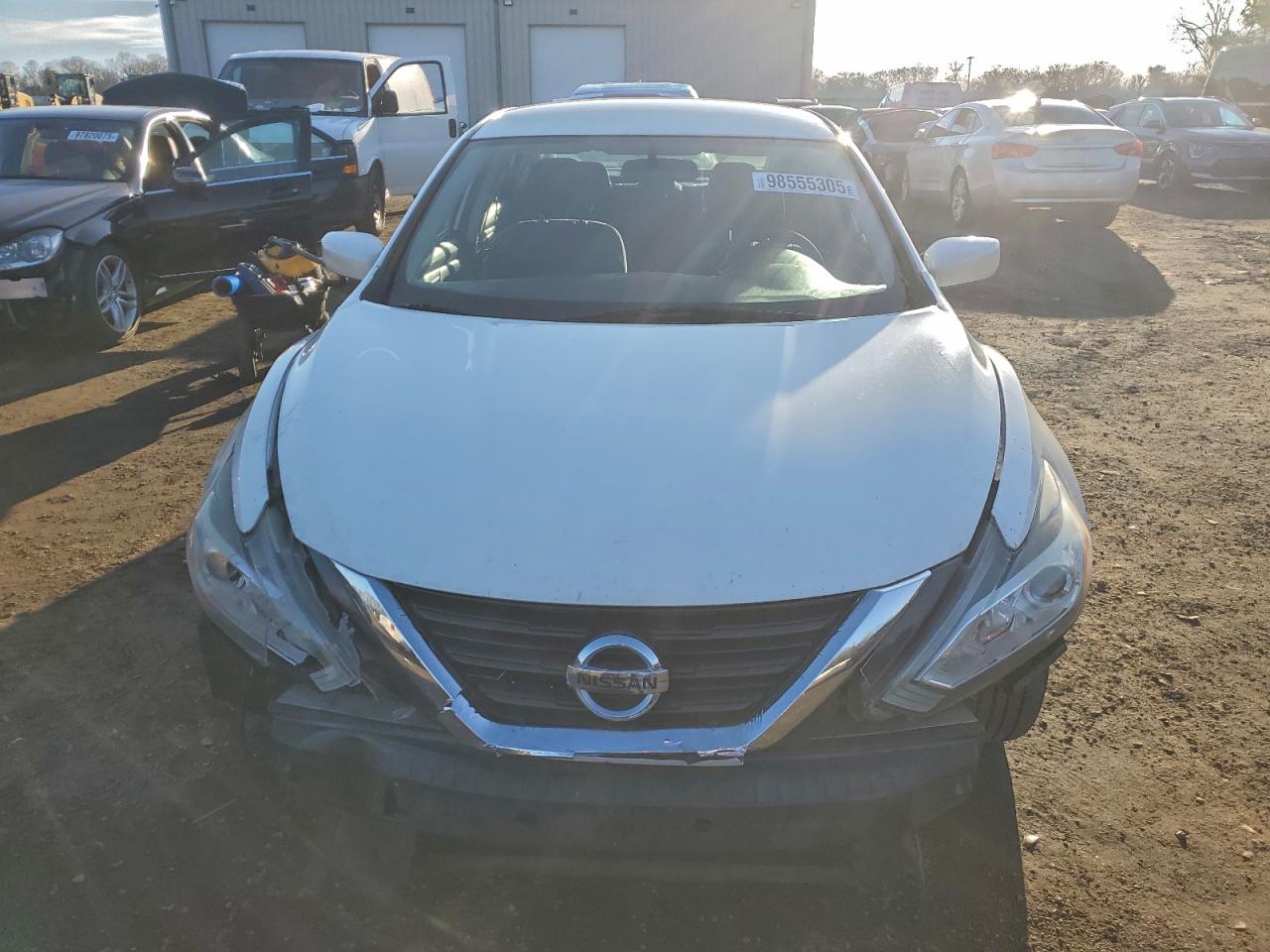 Nissan Altima 2.5 Image 8