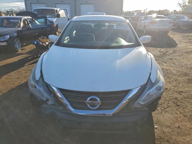 Nissan Altima 2.5 Image 8