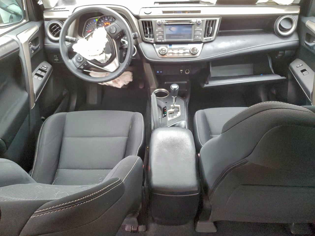 Toyota RAV4 Xle Image 5