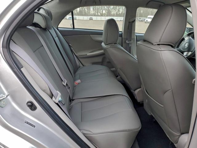 Toyota Corolla Base Image 10