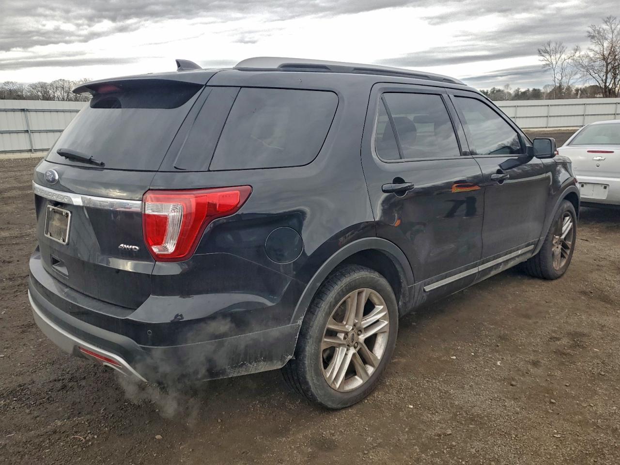 Ford Explorer Xlt Image 6