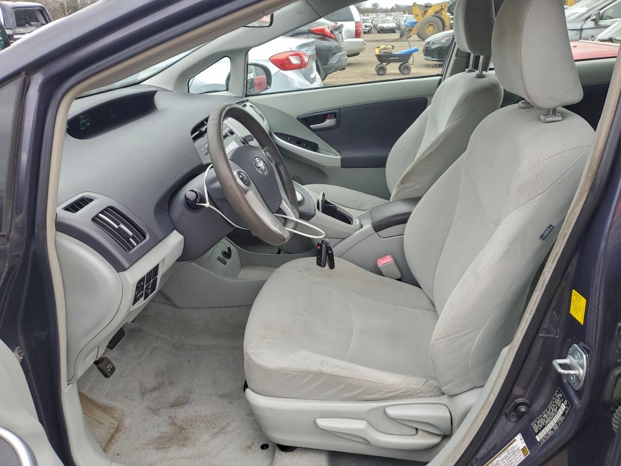 Toyota Prius Image 12