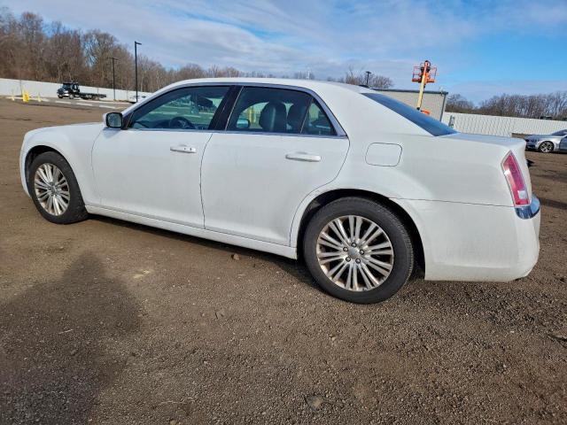 Chrysler 300 Image 11