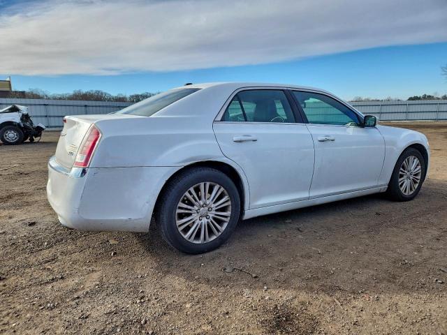 Chrysler 300 Image 12