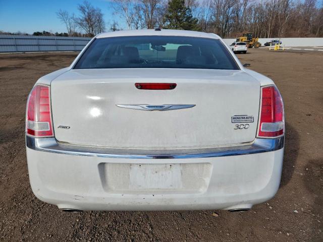 Chrysler 300 Image 8