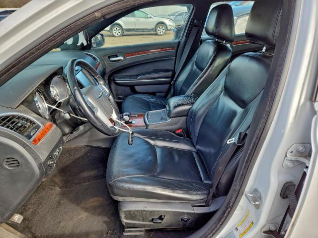 Chrysler 300 Image 4