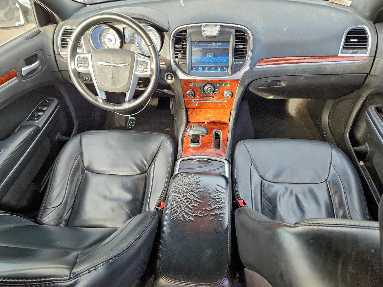 Chrysler 300 Image 5