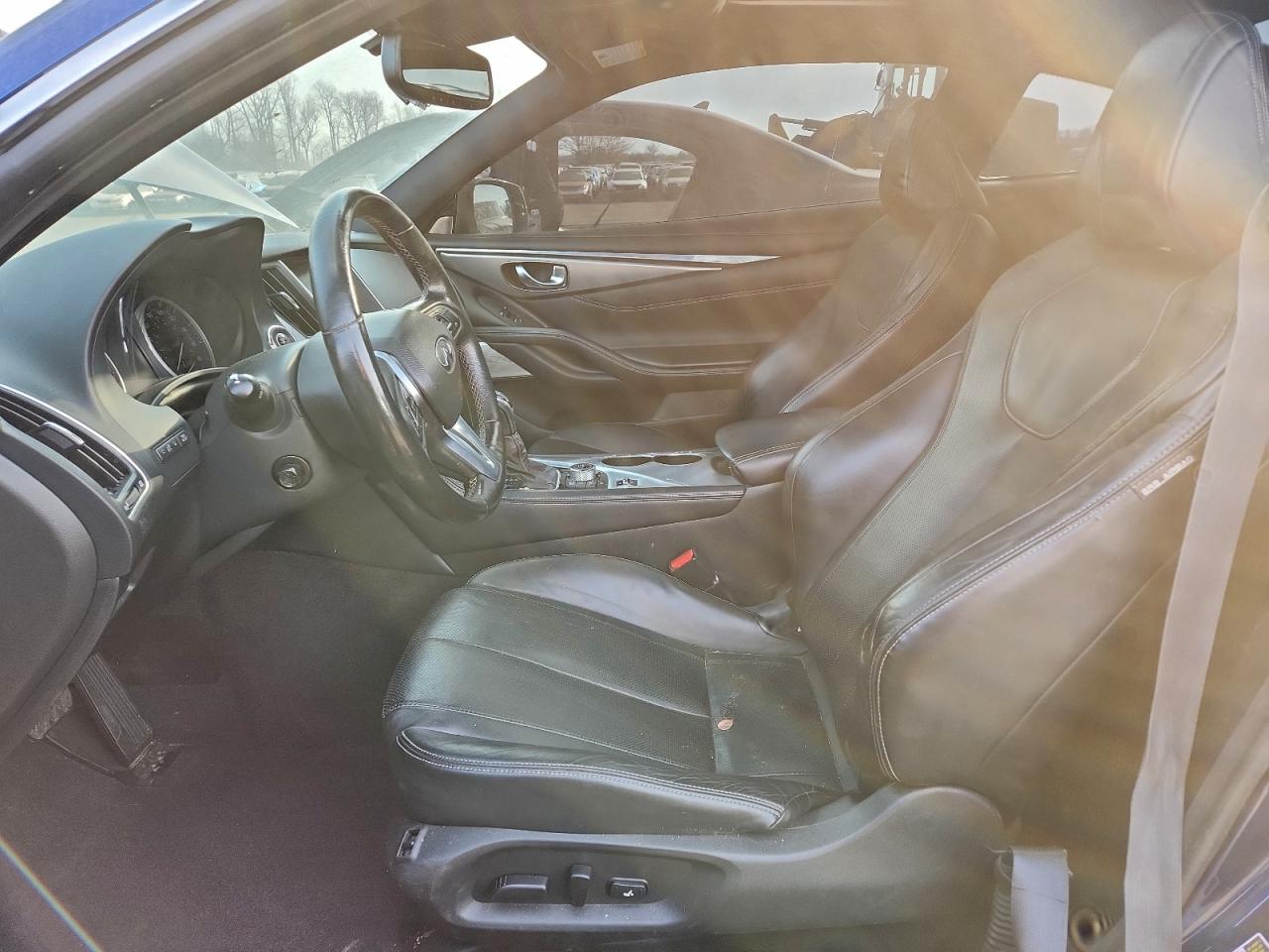 INFINITI Q60 Premium Image 3