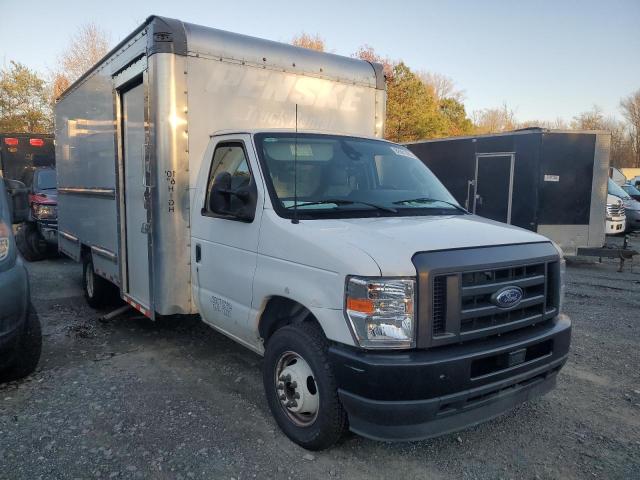 Ford Econoline E350 Super Duty Cutaway Van Image 5
