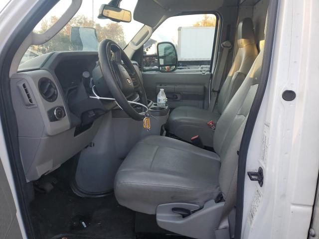 Ford Econoline E350 Super Duty Cutaway Van Image 2