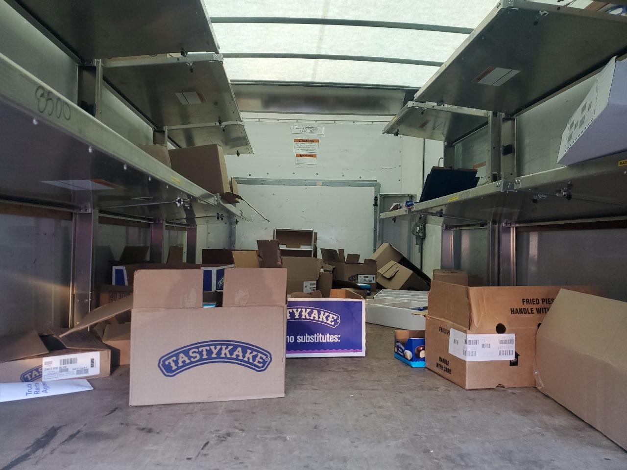 Ford Econoline E350 Super Duty Cutaway Van Image 3