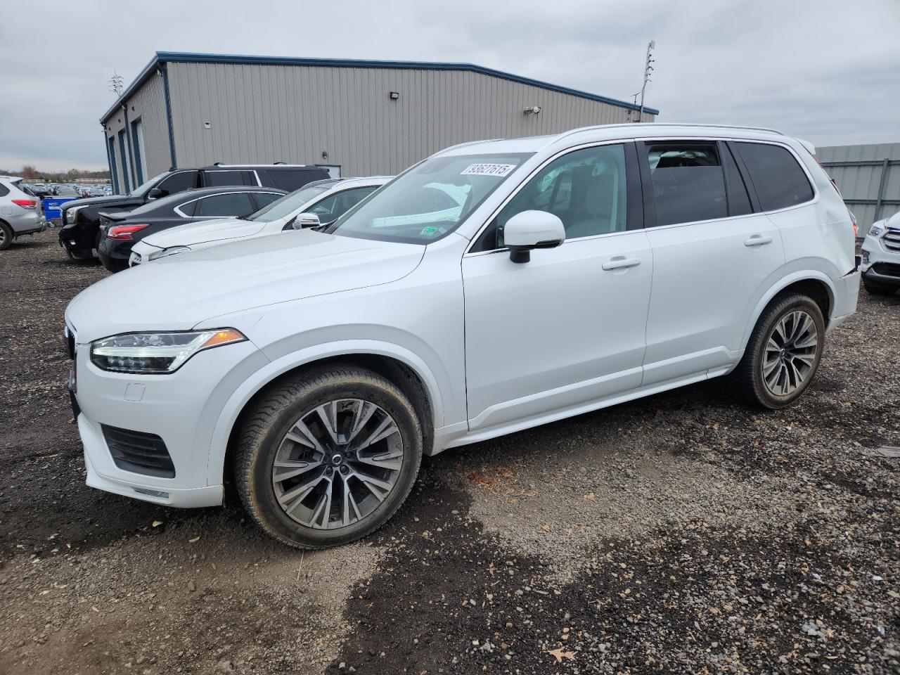 Volvo XC90 T6 Momentum Image 1