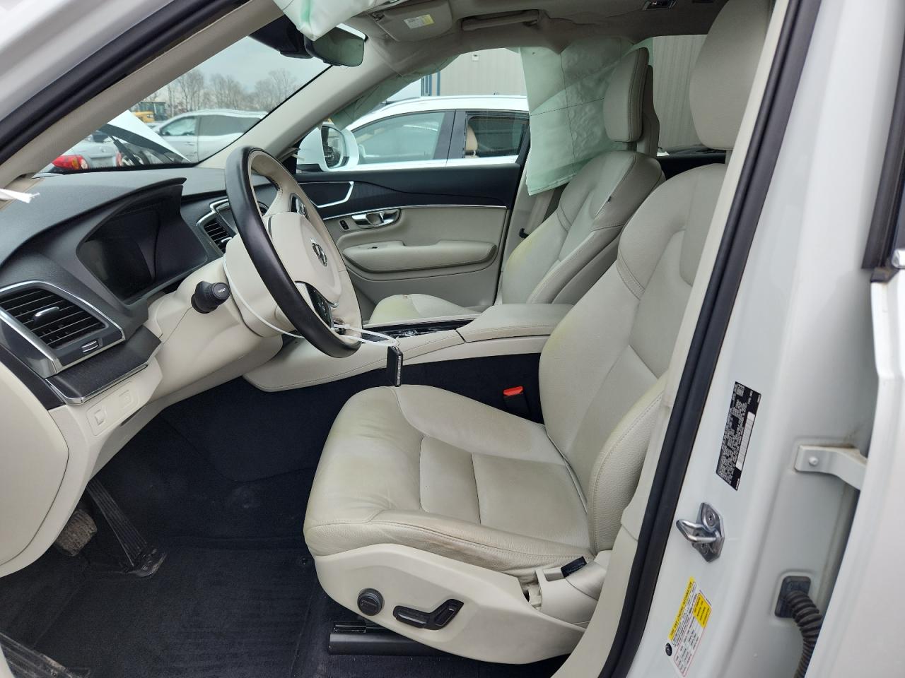 Volvo XC90 T6 Momentum Image 7