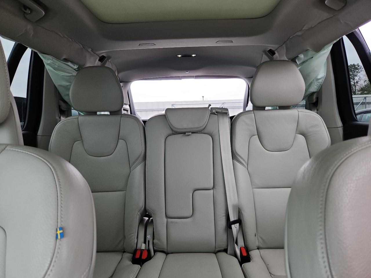 Volvo XC90 T6 Momentum Image 10