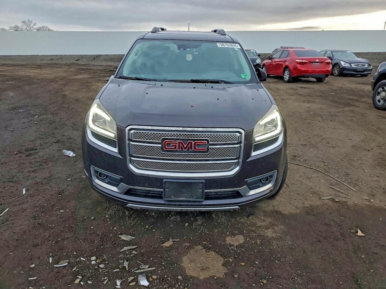 GMC Acadia Denali Image 8