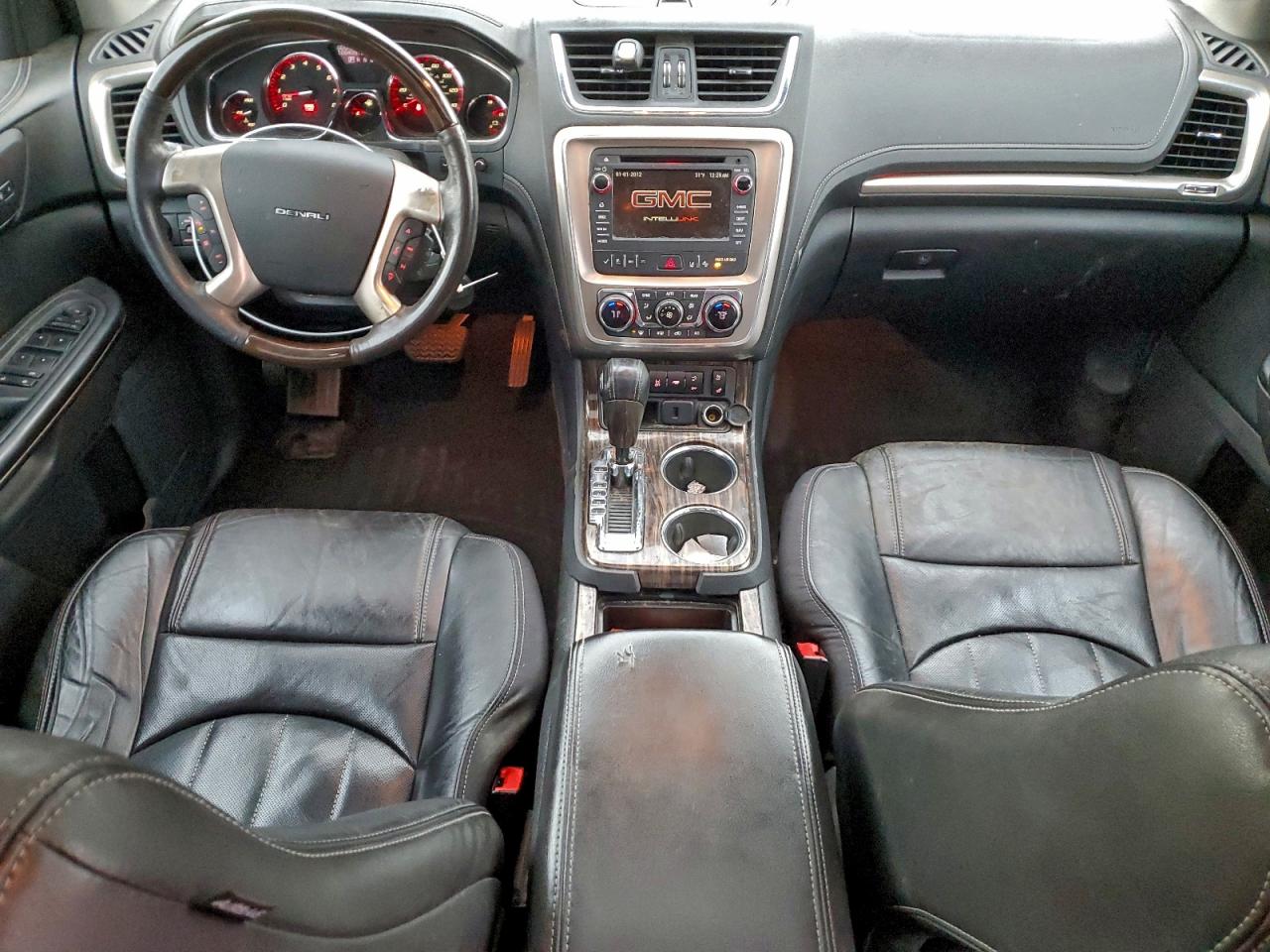 GMC Acadia Denali Image 7