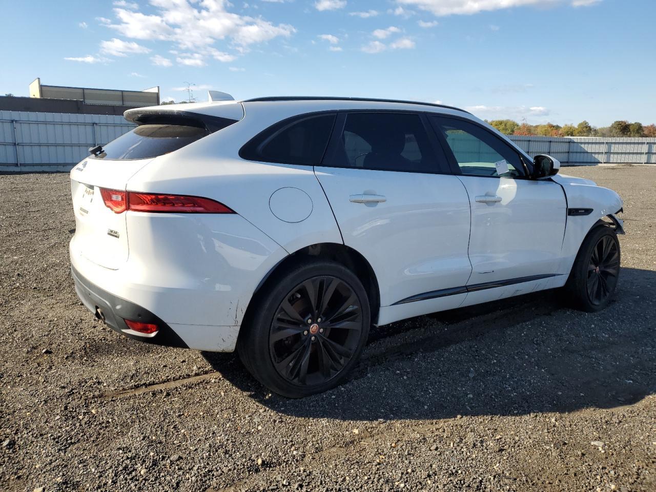 Jaguar F-PACE R - Sport Image 5