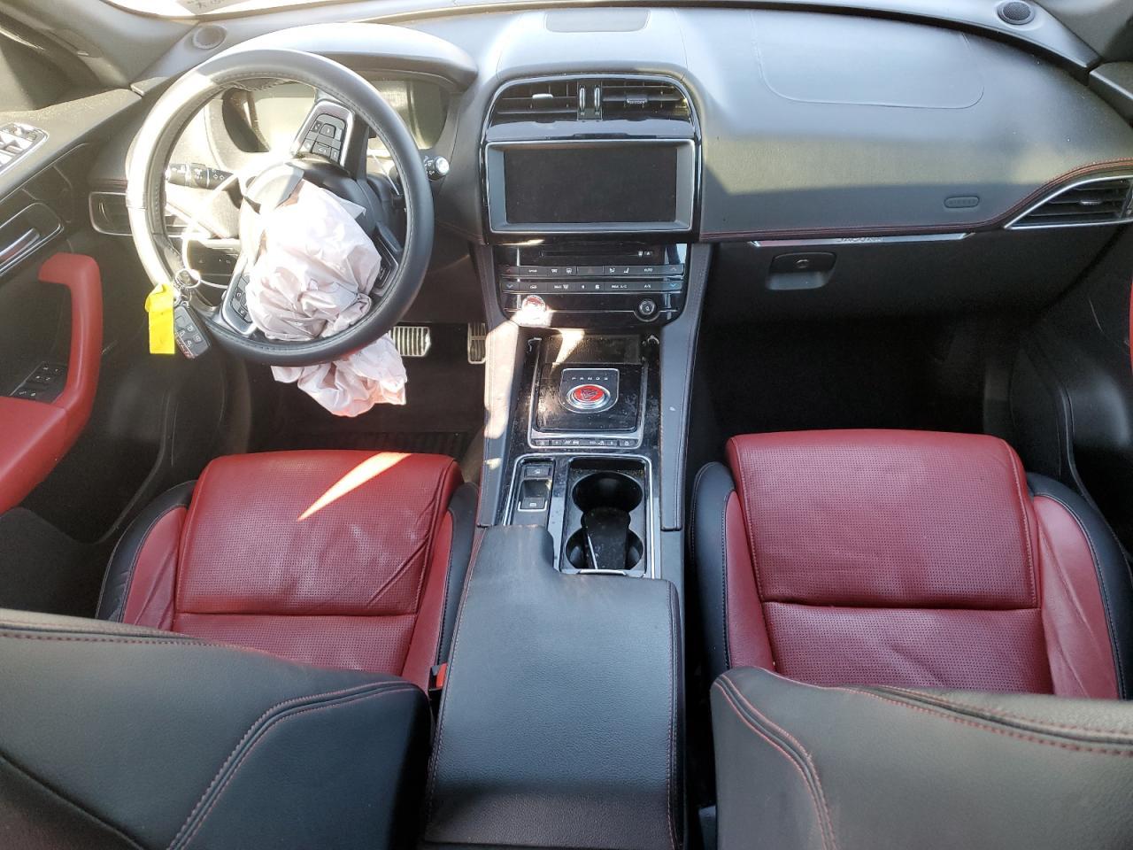 Jaguar F-PACE R - Sport Image 8