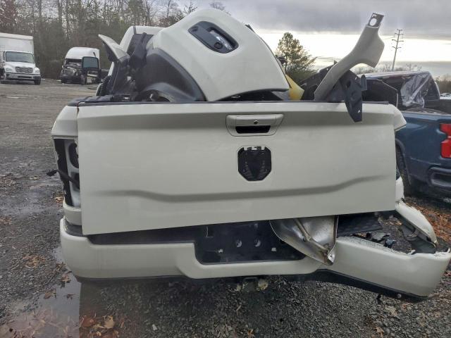 Ram 3500 Laramie Image 9