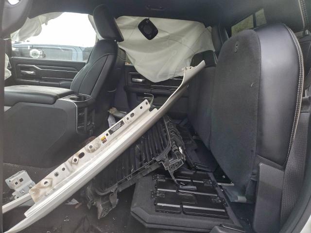 Ram 3500 Laramie Image 11