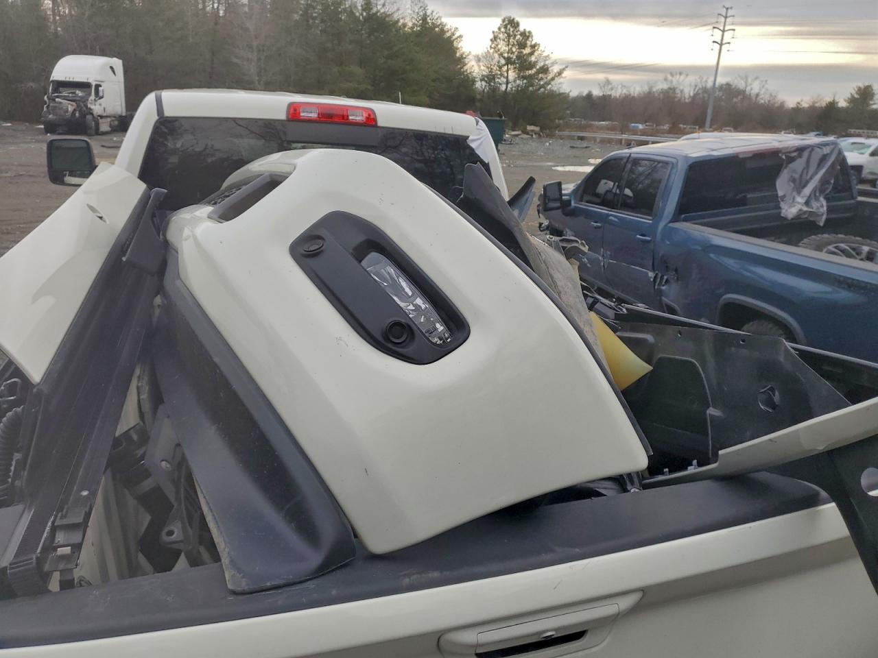 Ram 3500 Laramie Image 10