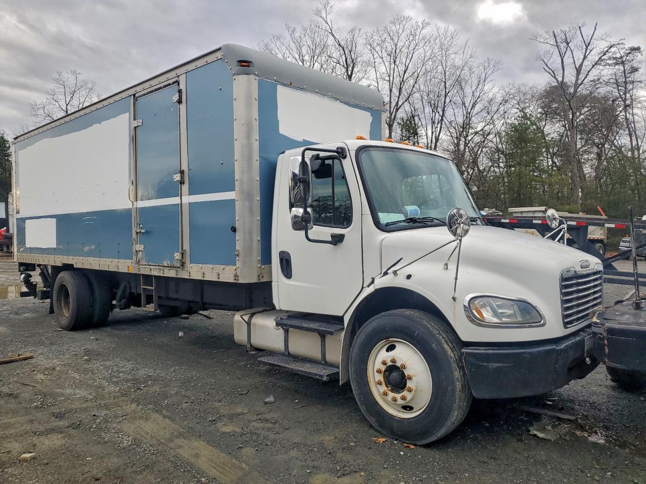 Freightliner M2 106 Medium Duty Image 1