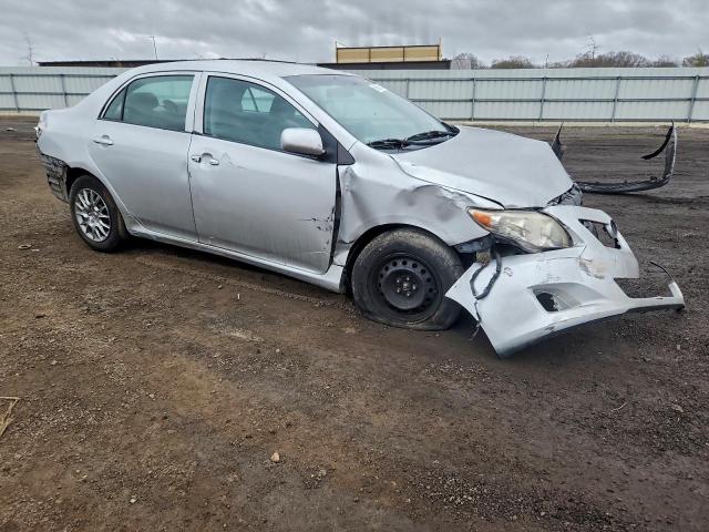 Toyota Corolla Base Image 9