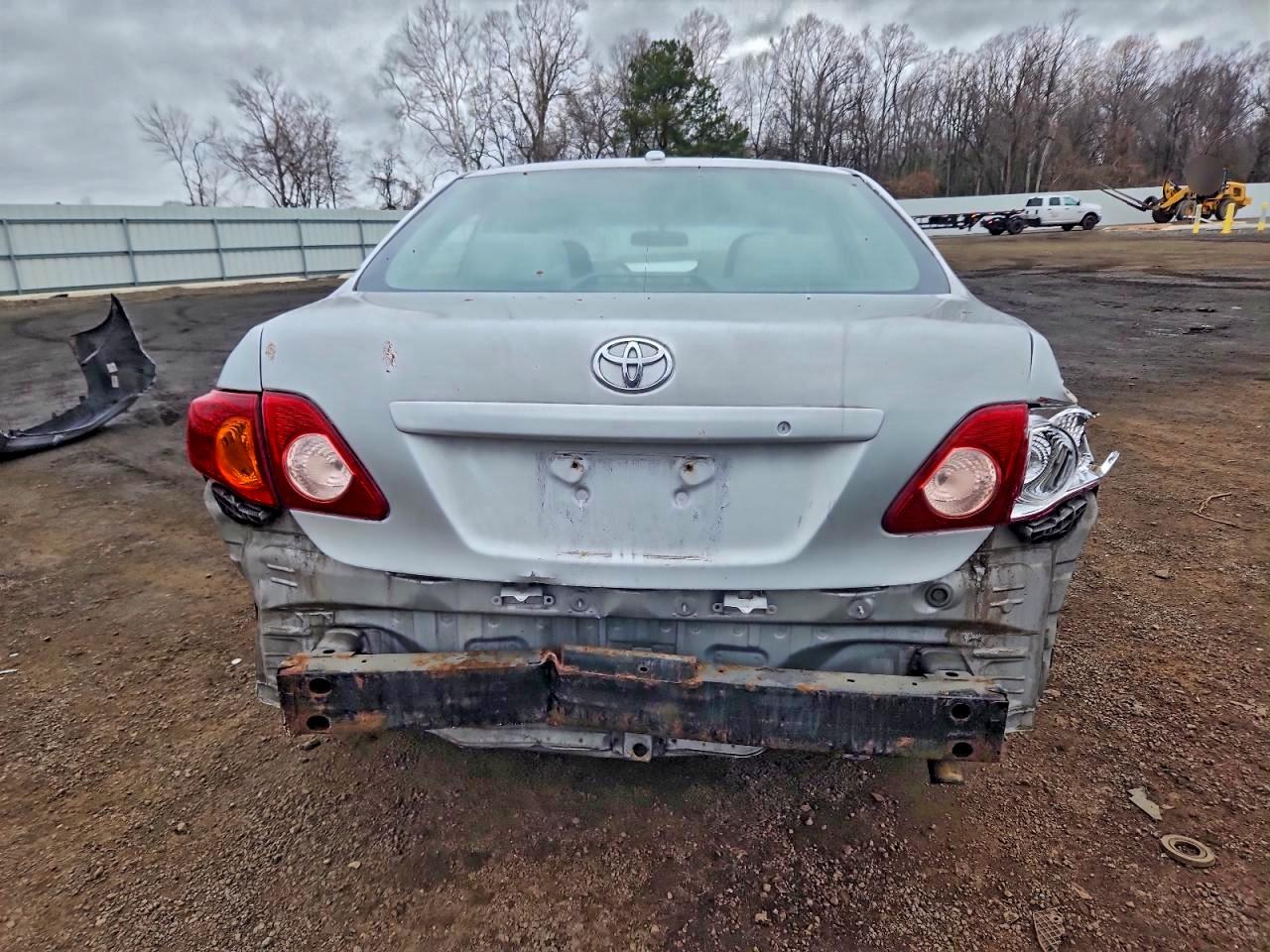 Toyota Corolla Base Image 11