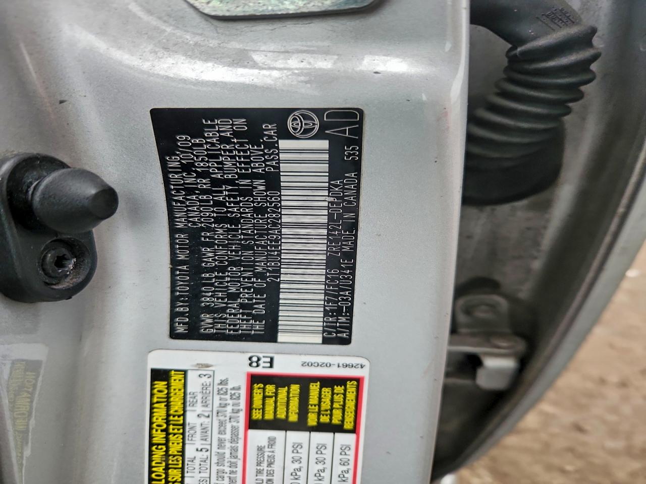 Toyota Corolla Base Image 10