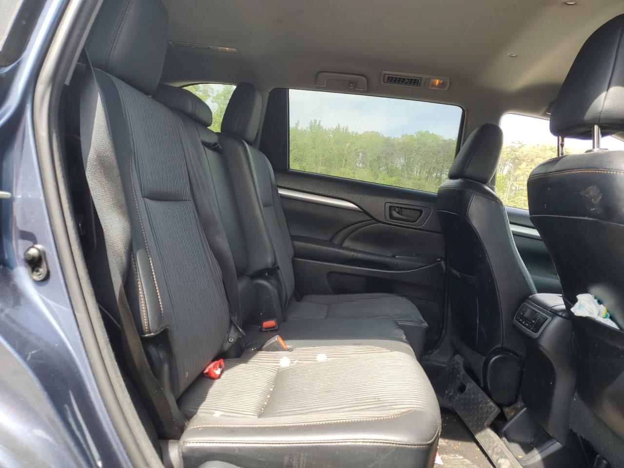 Toyota Highlander Le Image 10