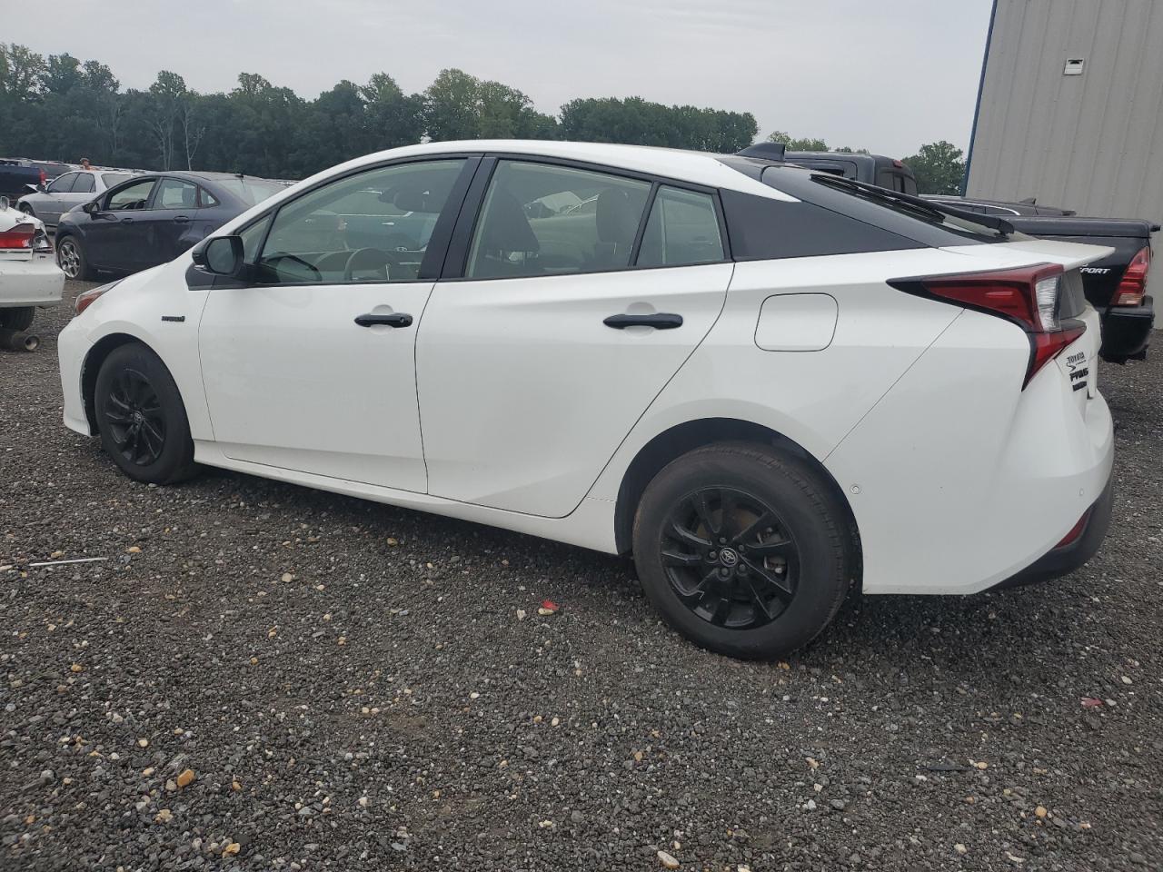 Toyota Prius Le Image 9