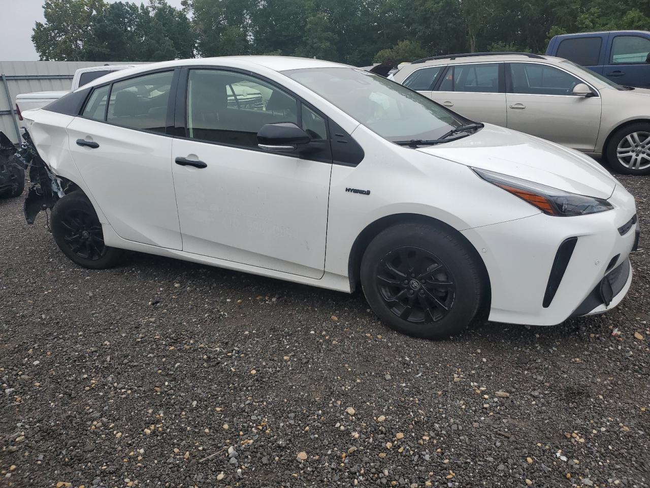 Toyota Prius Le Image 5