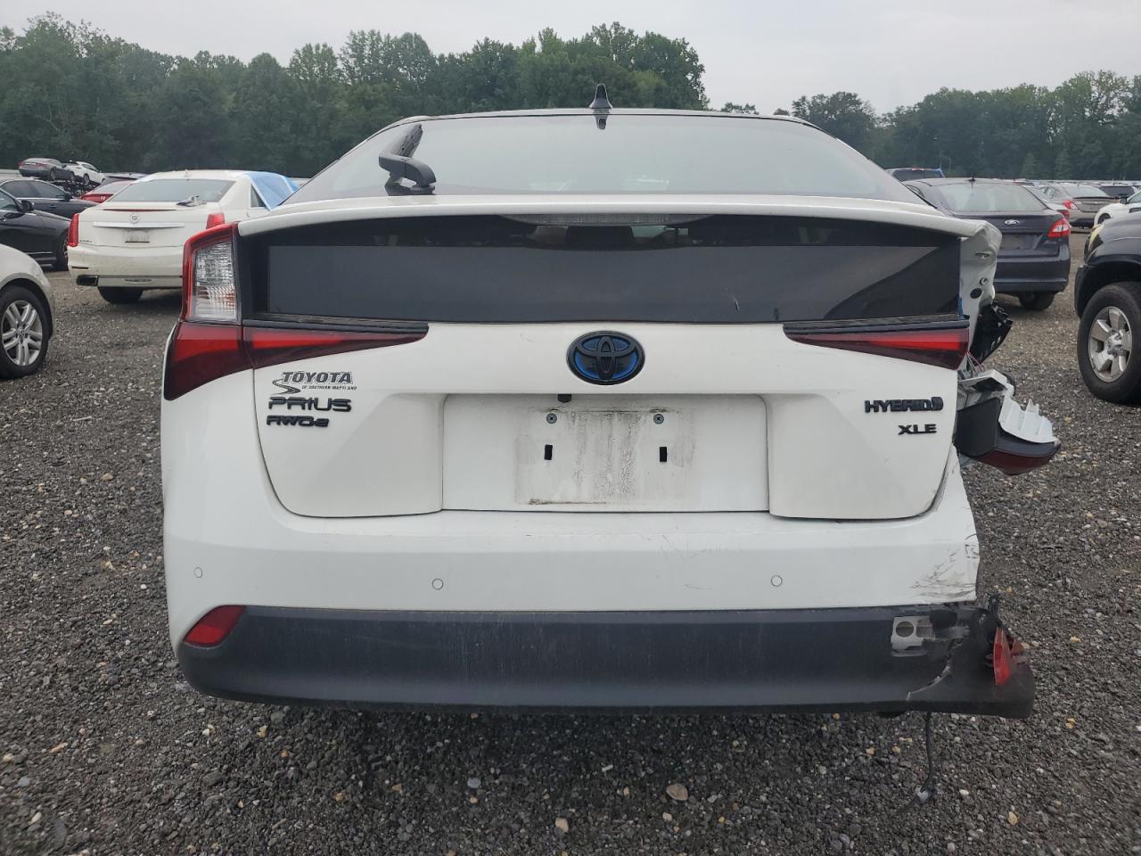 Toyota Prius Le Image 2