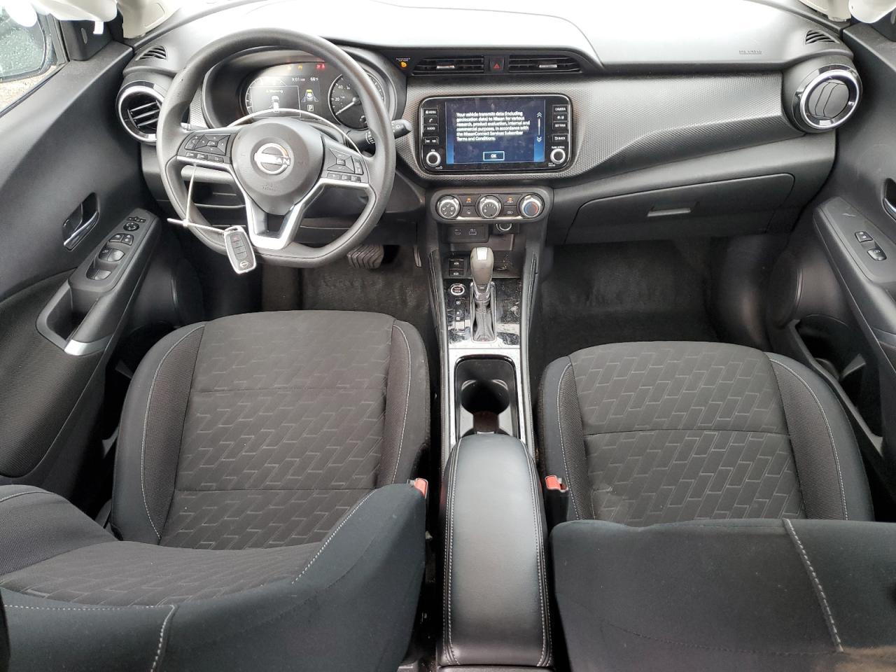 Nissan Kicks Sv Image 12