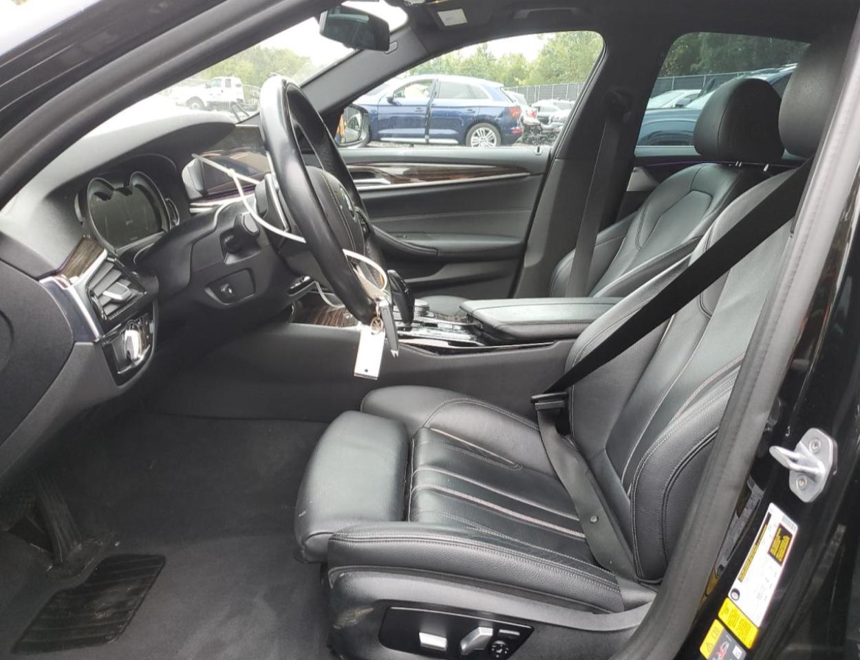 BMW 5 Series Image 4