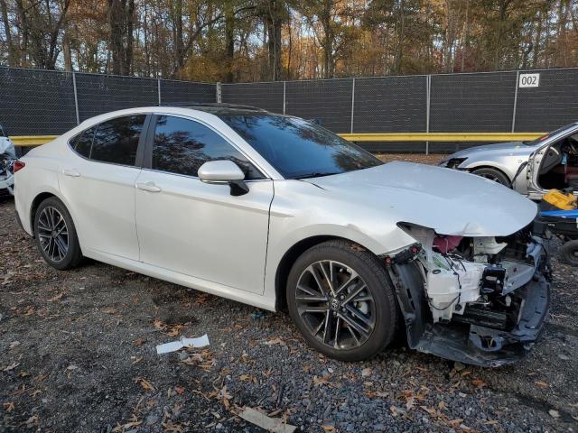 Toyota Camry Xse Image 8