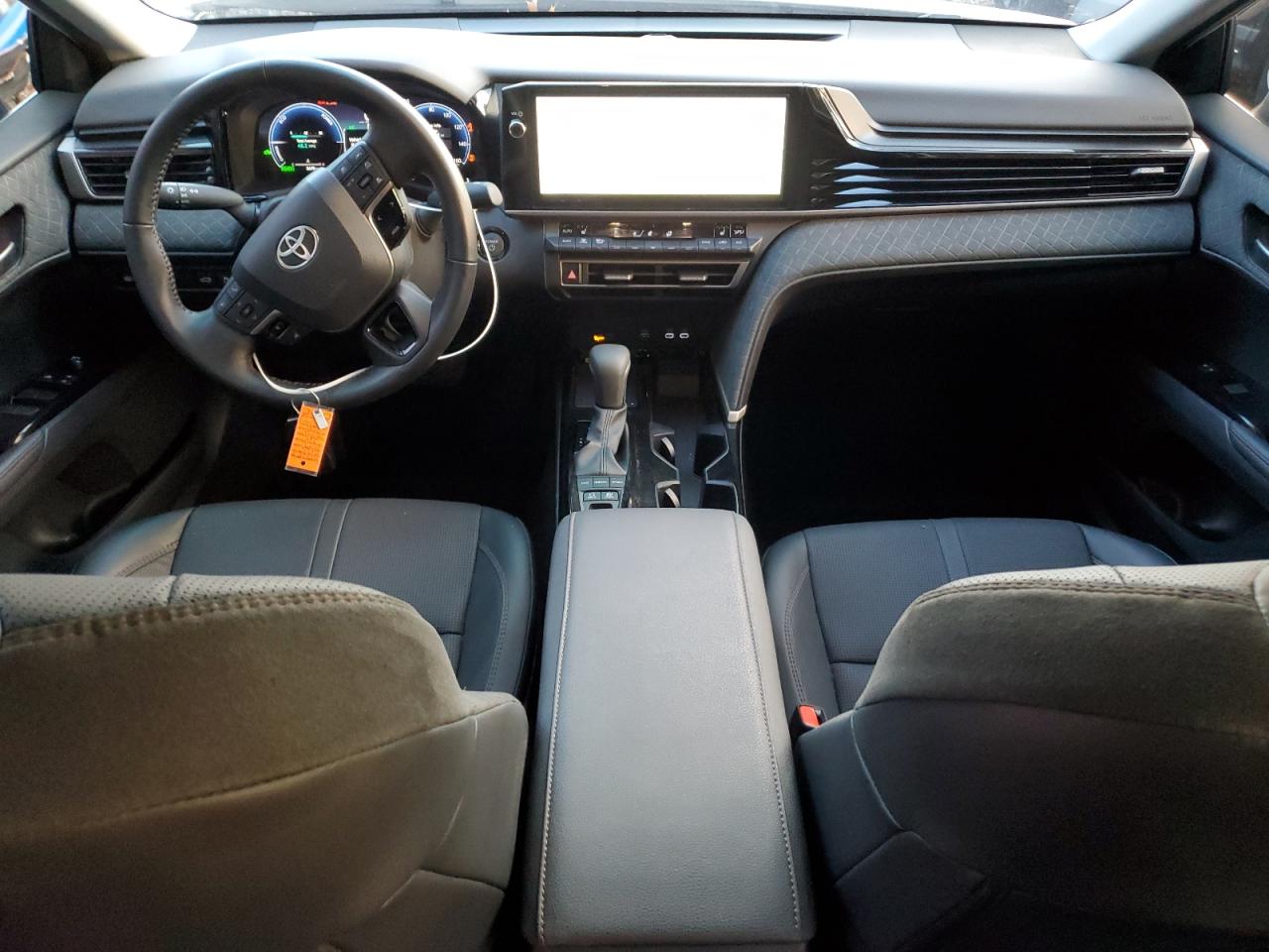 Toyota Camry Xse Image 2