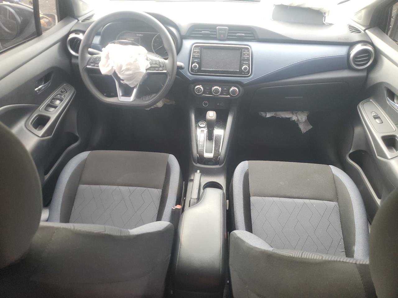 Nissan Versa Sv Image 9