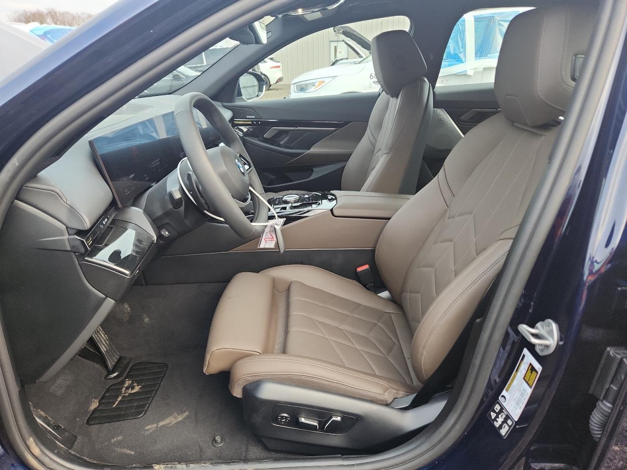 BMW 5 Series Xi Image 11