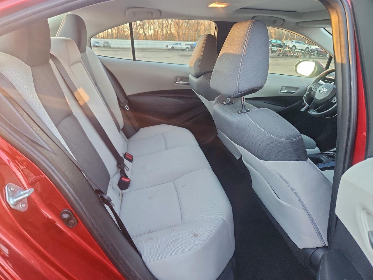 Toyota Corolla Le Image 11