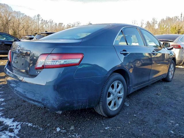 Toyota Camry Base Image 3